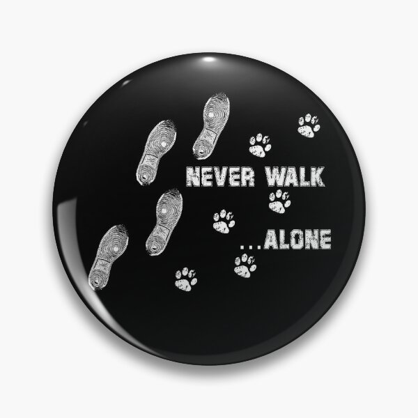 Artikelvorschau, Never Walk Alone Hund Pfote Schuhabdruck entworfen und verkauft von DerNerd.