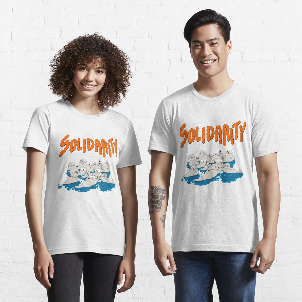The sea otters Essential T-Shirt