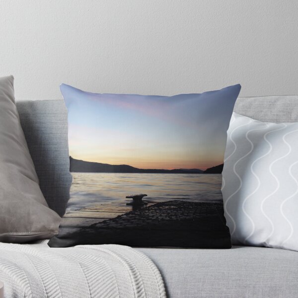 Aperçu de l'œuvre Lake St Clair sunset créée et vendue par possumhollow.