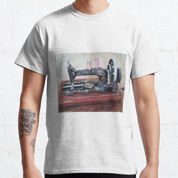 The machine V Classic T-Shirt