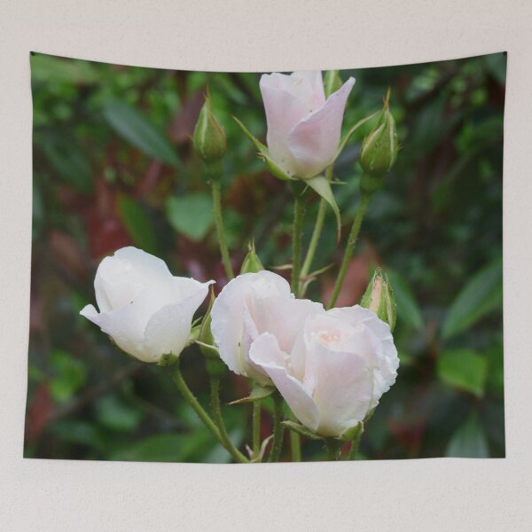 Artikelvorschau, White Roses entworfen und verkauft von Linnys-Designs.