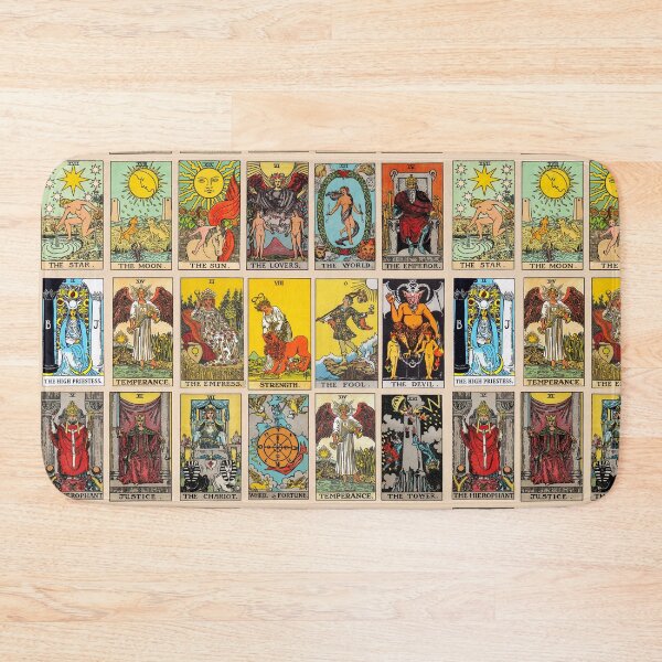 Aperçu de l'œuvre Cartes de tarot créée et vendue par GlowinUp Shop.