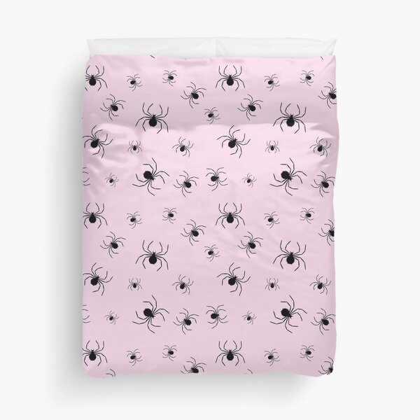 Vista previa del artículo con la obra «Pastel Goth Kawaii Creepy Cute Lavender Spiders Design», diseñado y vendido por TheNakednun.