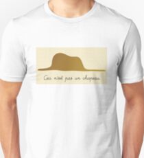 Ceci n'est pas un chapeau Unisex T-Shirt