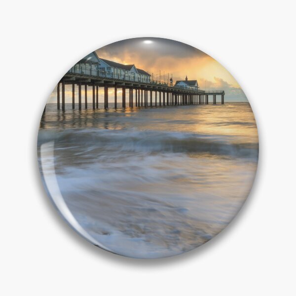 Artikelvorschau, Gewitterwolken bei Sonnenaufgang (Southwold Pier) entworfen und verkauft von bitm2007.