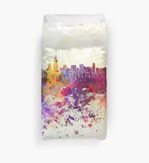 Chicago skyline in watercolor background Duvet Cover