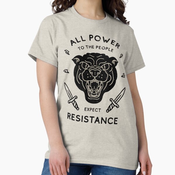 Vista previa del artículo con la obra «Pantera Negra - Todo el poder para el pueblo - Espere resistencia | HBCU BLM Black Lives Matter, propiedad de negros | Funda de almohada de arte original | Mochila | Logotipo De Estilo De Tatuaje», diseñado y vendido por Any Color Designs.