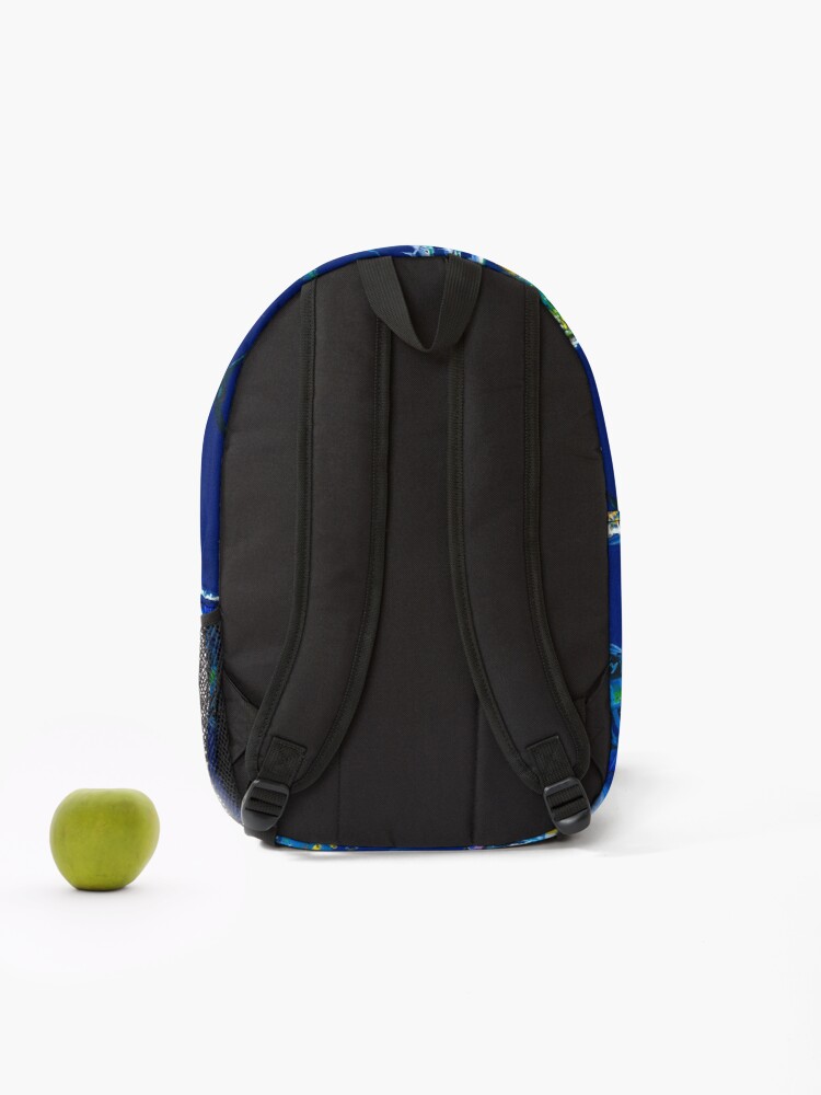 Imagen 2 de 3, Mochila con la obra El paraíso de los peces de caza, diseñada y vendida por Bluemarlin.