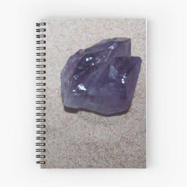 Artikelvorschau, Amethyst im Sand entworfen und verkauft von goodbyemeow.
