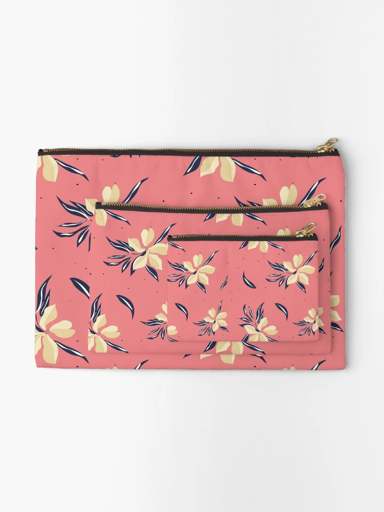 Aperçu 2 sur 4. Pochette avec l'œuvre Fleur créée et vendue par Rococodesigns.