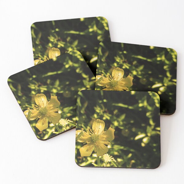 Artikelvorschau, Golden Hour Strawberry Floral In Lock Down 15.05.20 15:36 entworfen und verkauft von Mark Polk.