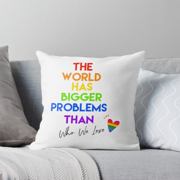 Artikelvorschau, Die Welt hat größere Probleme als die, die wir lieben entworfen und verkauft von OTBPShop.