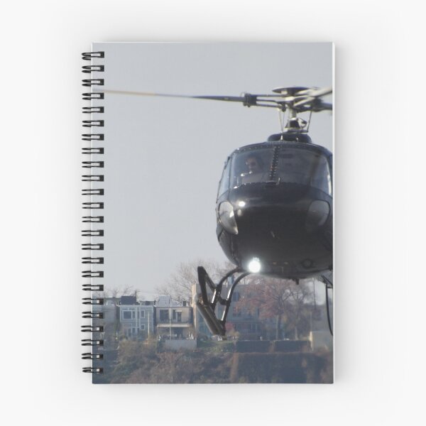 Aperçu de l'œuvre Helicopter Landing at Heliport, Manhattan West, New York City créée et vendue par lenspiro.