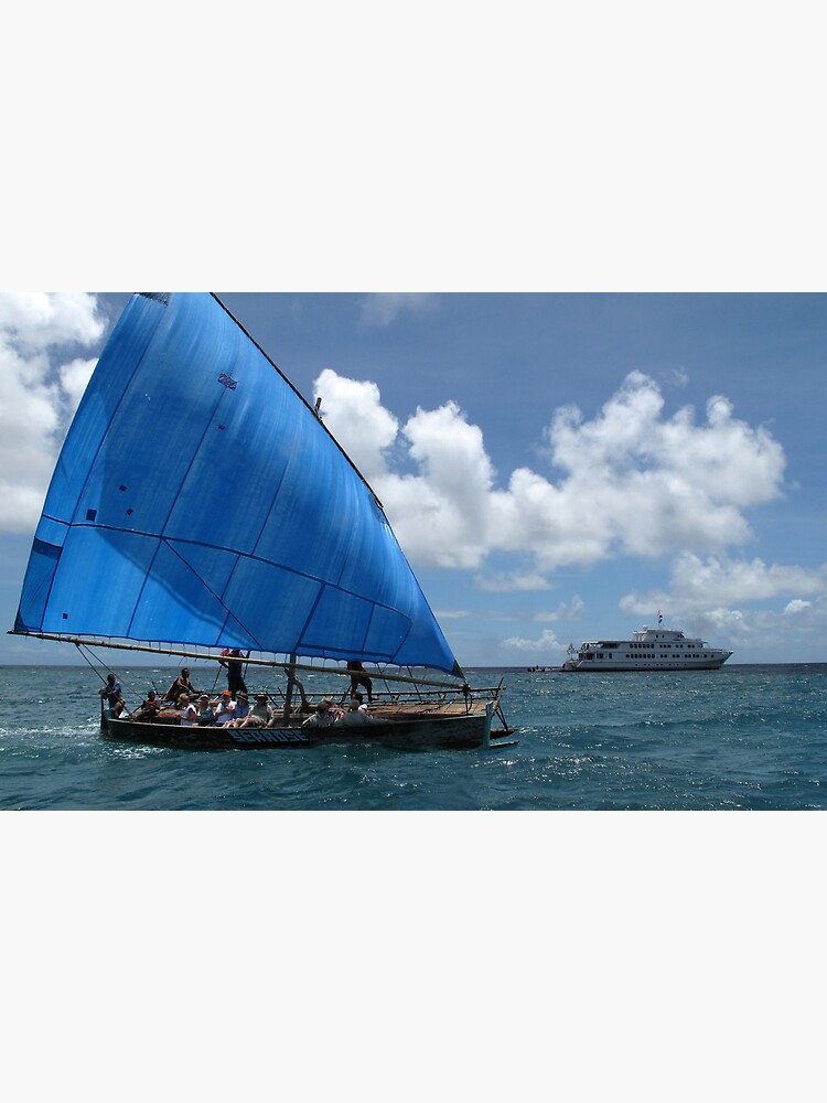 Sailing canoe at Nivani Isand by neoniphon