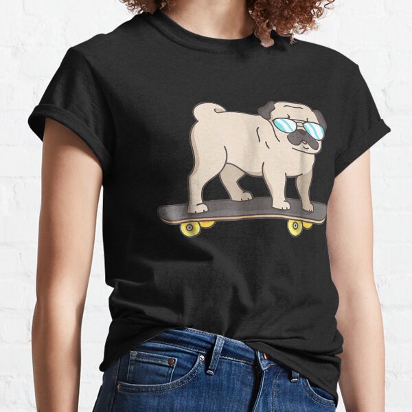 Skateboarding Pug : Pug Dog on Skateboard Fun Dogs  Classic T-Shirt