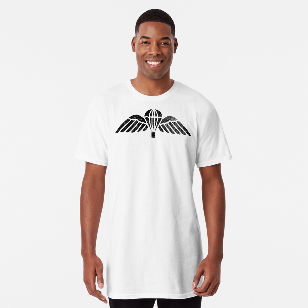 Vista previa del artículo con la obra «Camiseta larga», diseñado y vendido por StrongVlad.