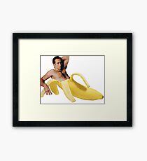 Nicolas-Käfig in einer Banane - ursprüngliches Gelb Gerahmtes Wandbild