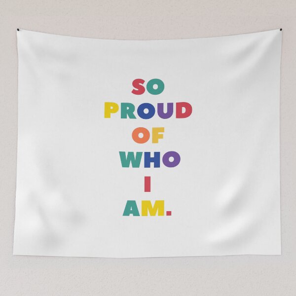 Artikelvorschau, Stolz darauf, wer ich bin - LGBTi Rainbow Pride 2020 entworfen und verkauft von LunaGiftDesigns.