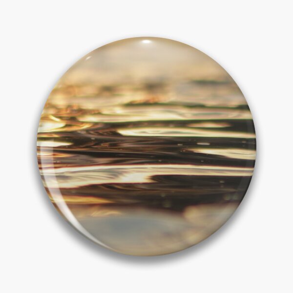 Artikelvorschau, Der goldene Fluss, Rheingold,Wasser vom Rhein gold-schimmernd spiegelnd in der Abendsonne entworfen und verkauft von Hubiundhubi.