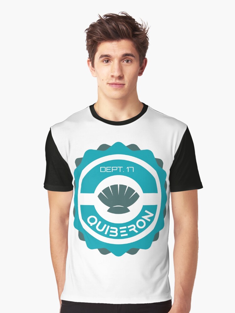 Aperçu 1 sur 5. T-shirt graphique avec l'œuvre QUIBERON créée et vendue par 2G2P.