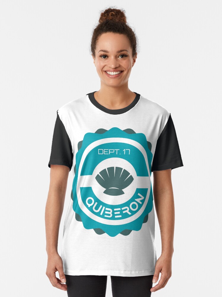 Aperçu 2 sur 5. T-shirt graphique avec l'œuvre QUIBERON créée et vendue par 2G2P.