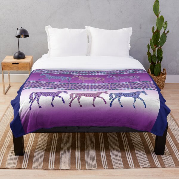Aperçu de l'œuvre Défilé de chevaux de Bohème Mandala en violet créée et vendue par WatersEdgeGal.