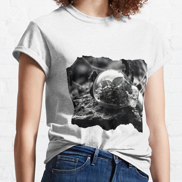 Plant in Bombilla Classic T-Shirt