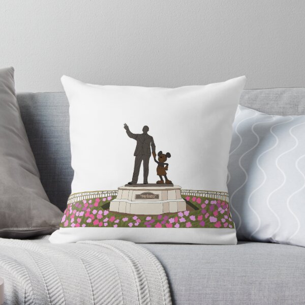 https://ih1.redbubble.net/image.1323360960.8929/throwpillow,small,600x-bg,f8f8f8-c,0,120,600,600.jpg