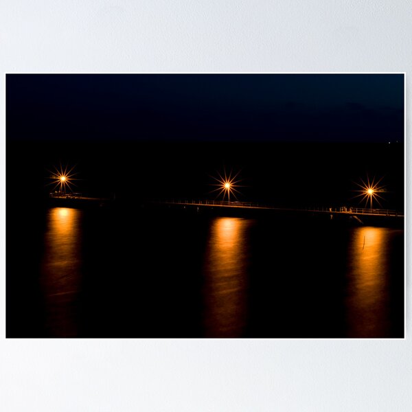 Aperçu de l'œuvre Wool Bay jetty at night from the cliff top 2 créée et vendue par paul erwin.