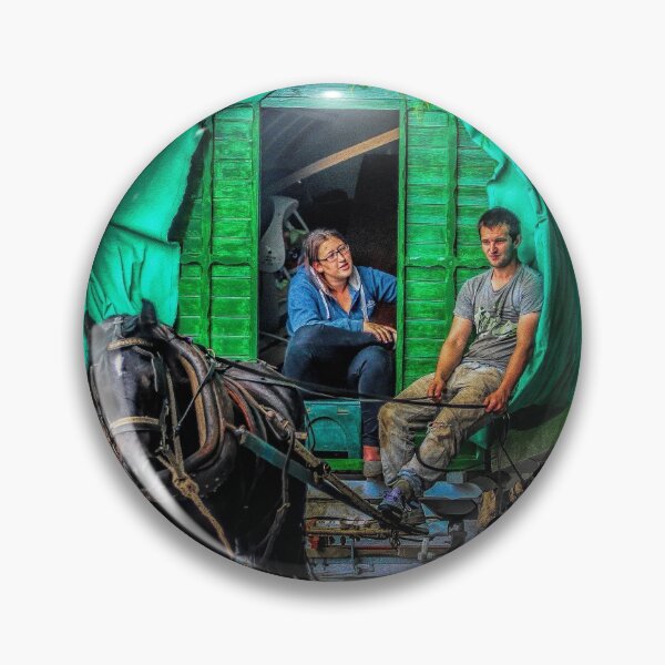 Caravan Pin