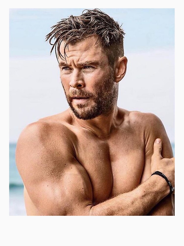 chris hemsworth in t shirt