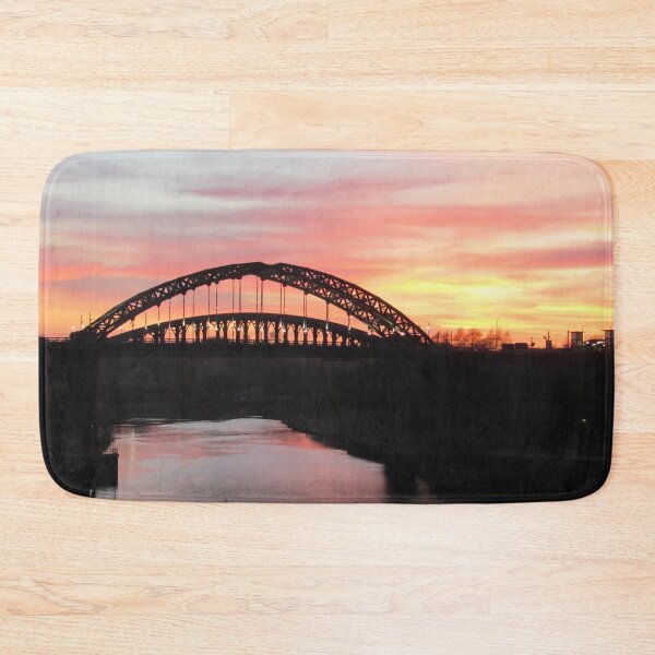 Artikelvorschau, Sonnenuntergang über der Wearmouth Bridge in Sunderland entworfen und verkauft von Andrew Morrell.