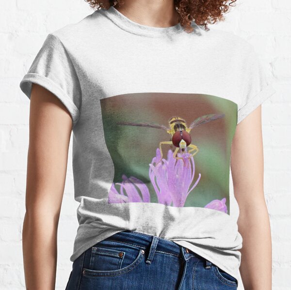 Hoverfly on Thistle Flower Classic T-Shirt