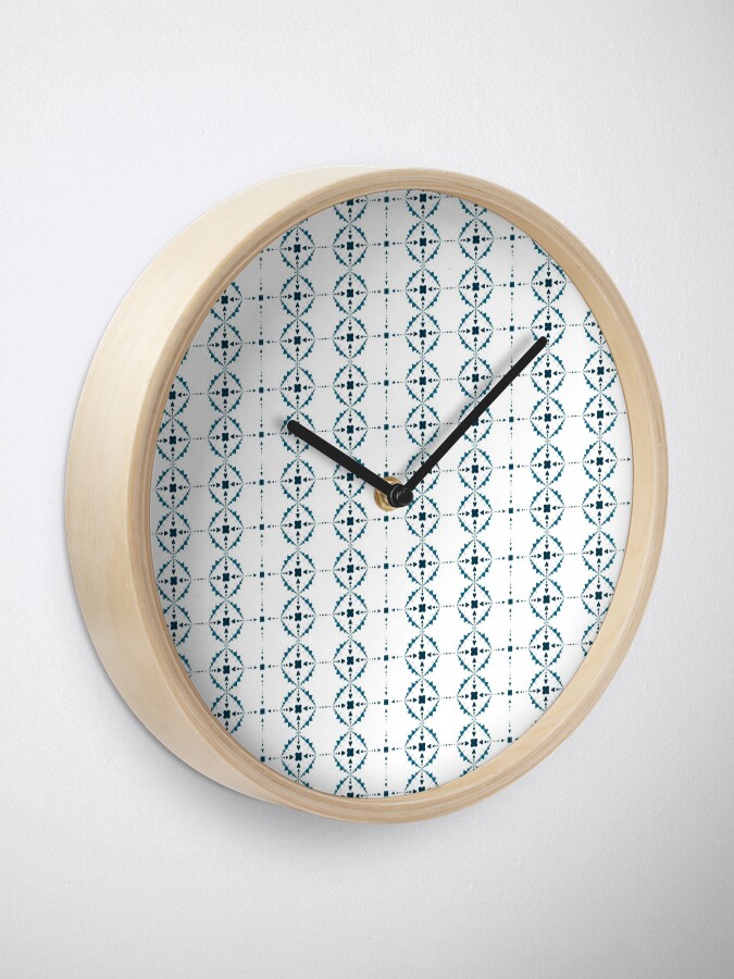Alternate view of Soft Snowflakes Clock