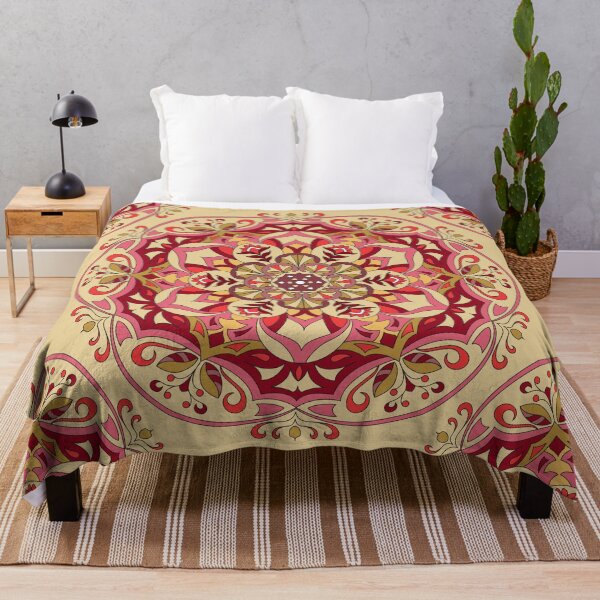 Artikelvorschau, Gold und rotes Mandala Design. Vintage und elegante Verzierung. entworfen und verkauft von Dorvidesign Shop.