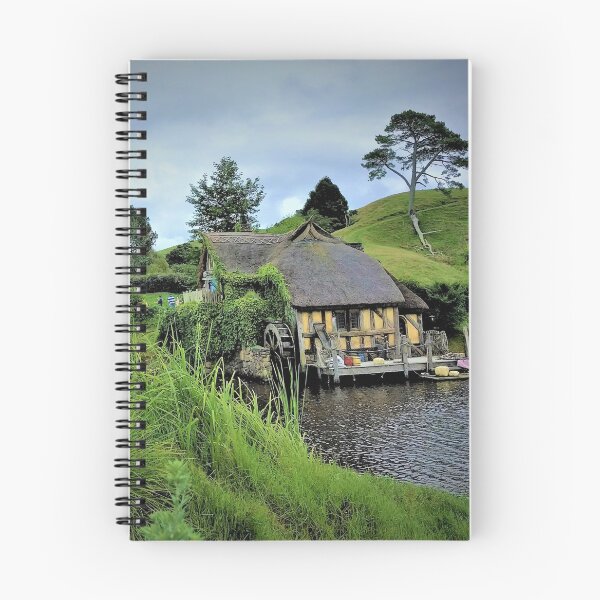 Artikelvorschau, Hobbiton entworfen und verkauft von RajasIntuits.
