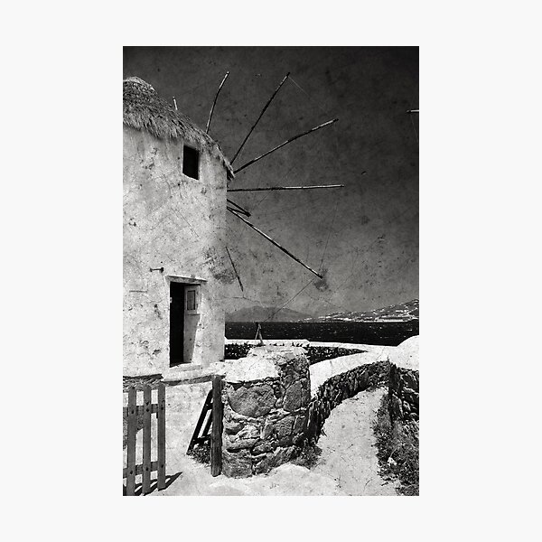 Aperçu de l'œuvre The windmills of Mykonos 3 créée et vendue par Laura Melis Photography.