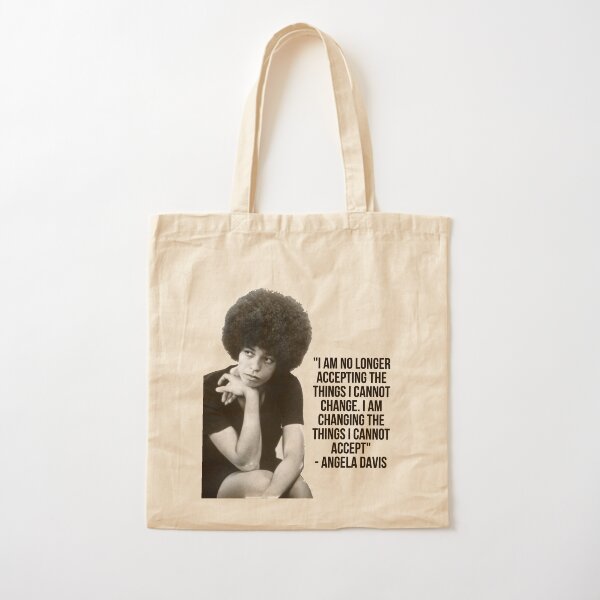 Artikel-Vorschau von Angela Davis Zitat, designt und verkauft von Alejandra Ruiz de Alda.