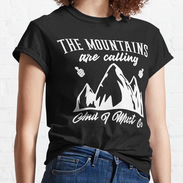 Mountains Are Calling /& I Must Go Retro 80s Vibe Graphic Maglietta