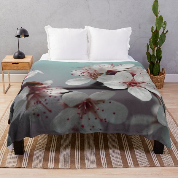 Aperçu de l'œuvre BLOOMING BLOSSOM BLOSSOM créée et vendue par Eston Kamau.
