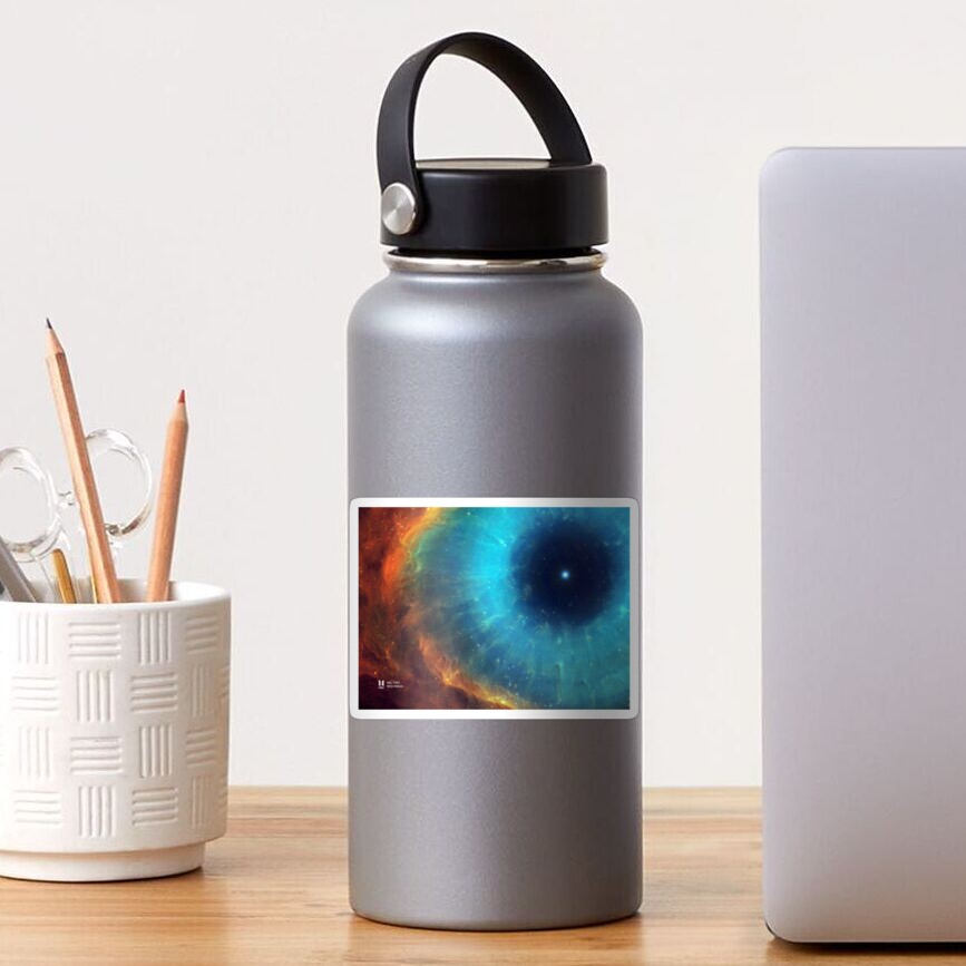 Hubble picture 65bis : Helix Nebula Water Bottle by oldking