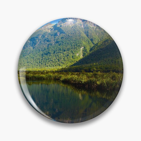 Artikelvorschau, Mirror Lakes entworfen und verkauft von Barbara Brown.