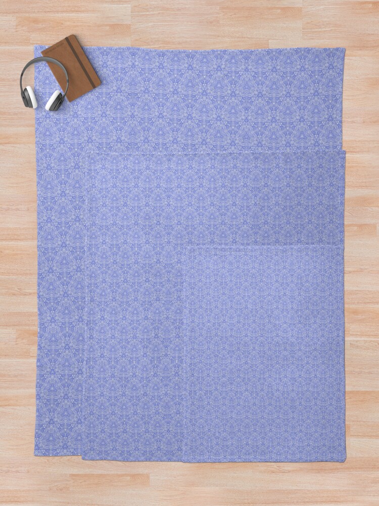 Aperçu 5 sur 6. Plaid avec l'œuvre Zentangle pattern créée et vendue par Bilo12.