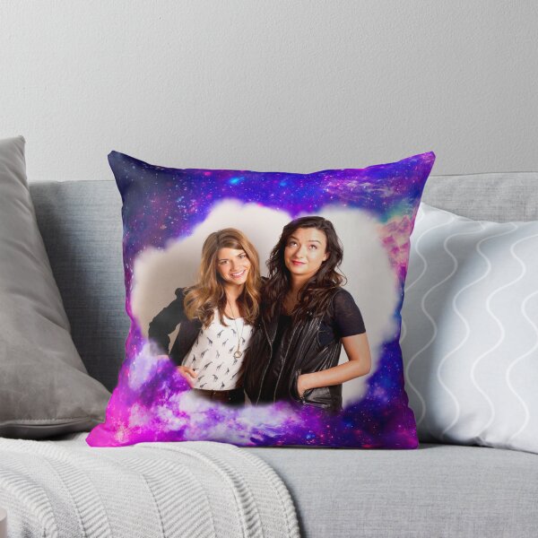 Item preview, Laura & Carmilla (Hollstein) designed and sold by RainbowCraft.