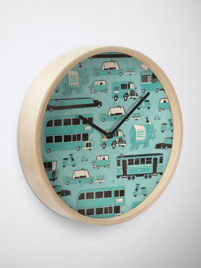 Aperçu 2 sur 4. Horloge avec l'œuvre Modèle de trafic rétro créée et vendue par BenSanders.