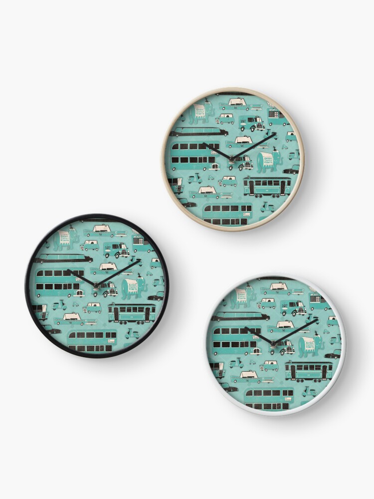 Aperçu 3 sur 4. Horloge avec l'œuvre Modèle de trafic rétro créée et vendue par BenSanders.