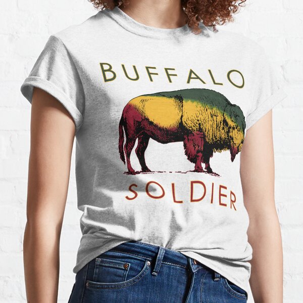 *SALE* Women's New Era Camo Buffalo Bills Crop Top With Charging Buffalo  Crew Neck