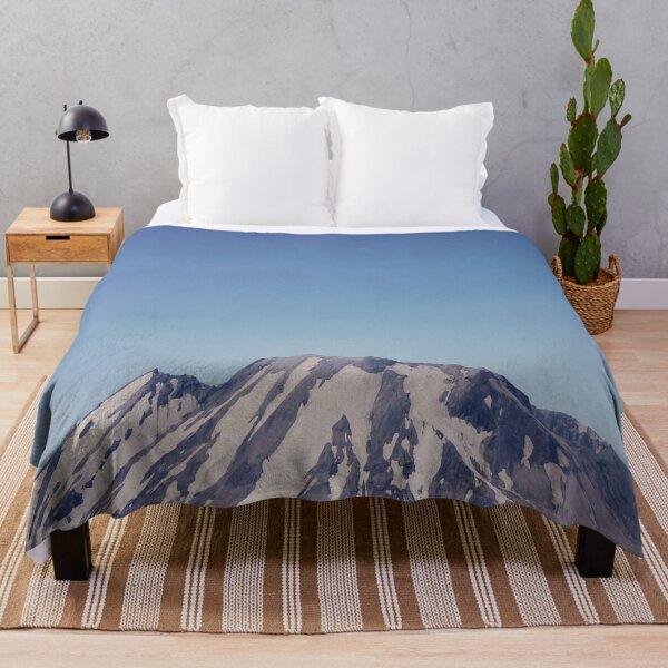 Artikelvorschau, Mount Rainier entworfen und verkauft von Leah Flores.
