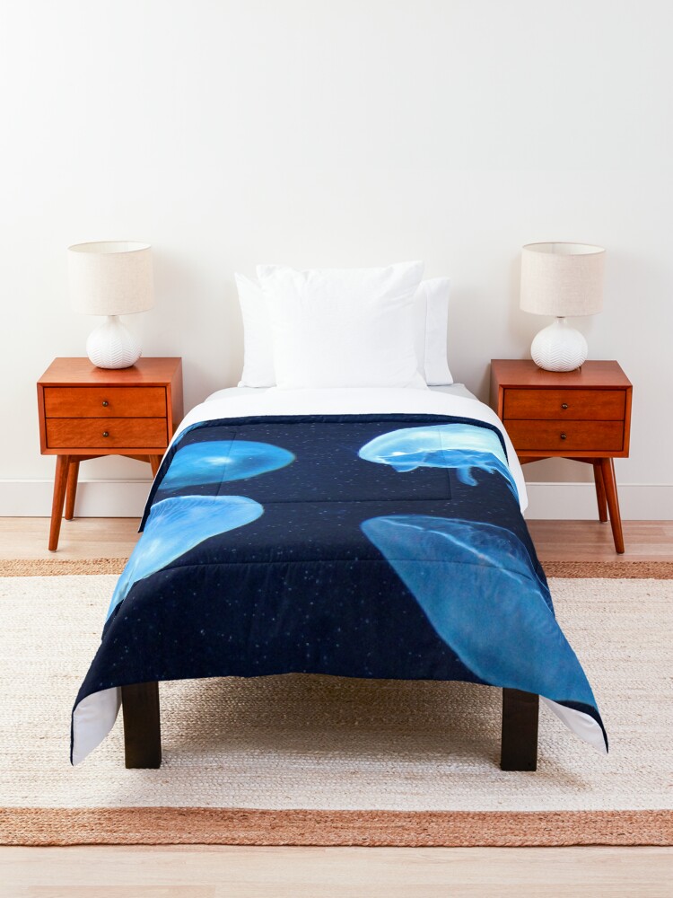 Alternate view of Swimming Jellyfish Comforter