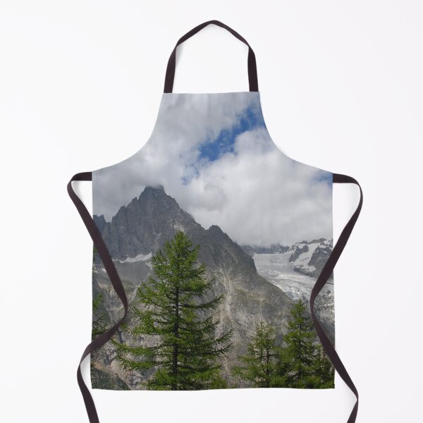 Artikelvorschau, Snowy Mountains Tannenbaum Wald Alpenlandschaft entworfen und verkauft von Anna Lemos.
